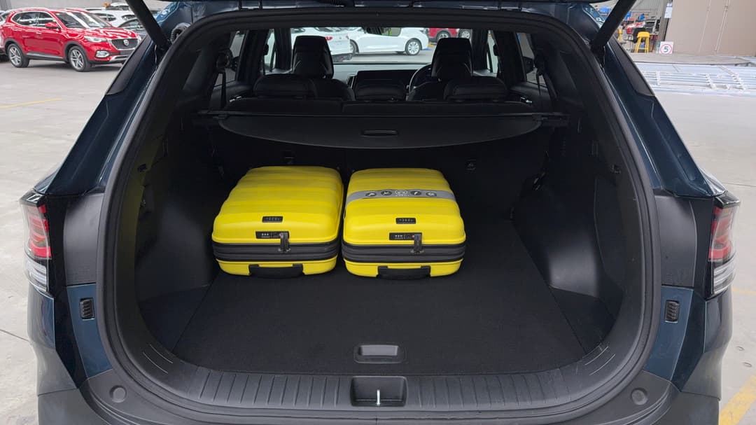 2022 Kia Sportage Gt-line (AWD), Automatic, 31605 km, Boot Inside View with Luggage