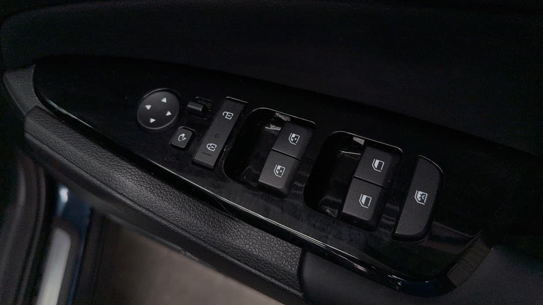 2022 Kia Sportage Gt-line (AWD), Automatic, 31605 km, Drivers Side Door Panel Controls