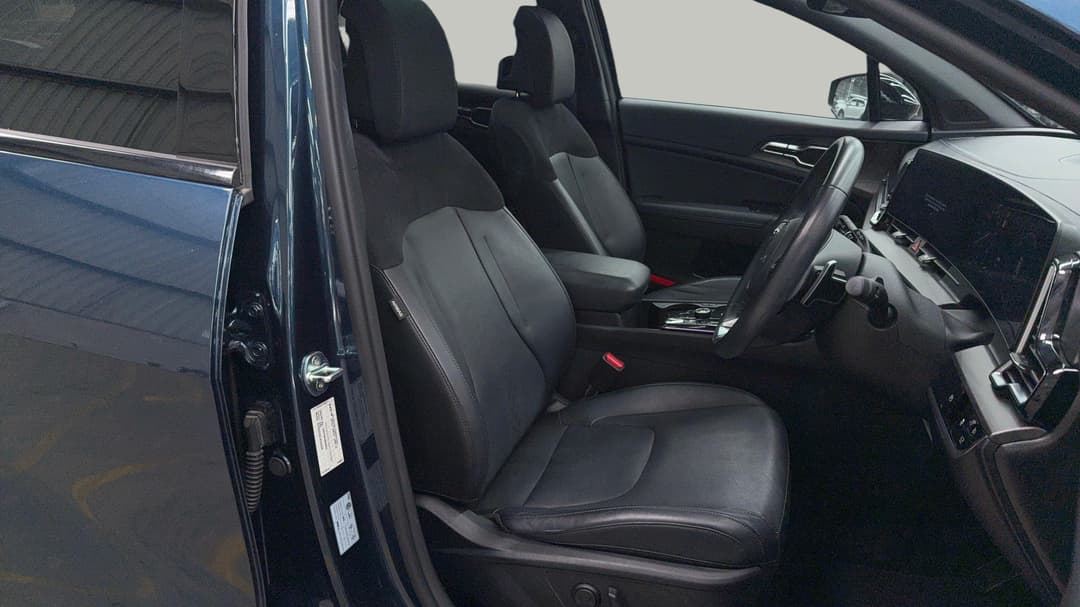2022 Kia Sportage Gt-line (AWD), Automatic, 31605 km, Right Side Front Door Cabin View