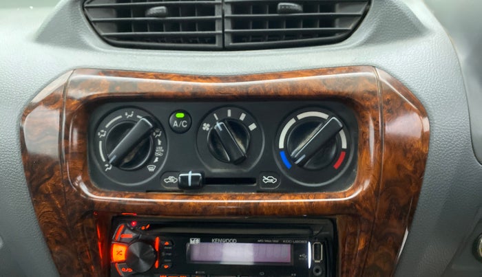 2016 Maruti Alto 800 LXI, Petrol, Manual, 30,238 km, AC Unit - Directional switch has minor damage