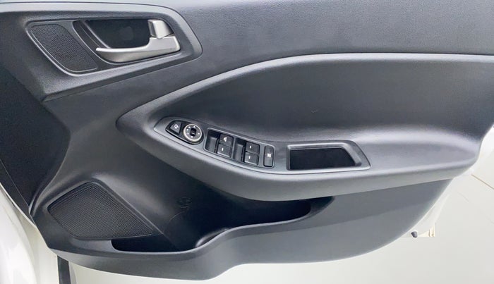 2018 Hyundai i20 Active 1.2 S, Petrol, Manual, 30,517 km, Driver Side Door Panels Control