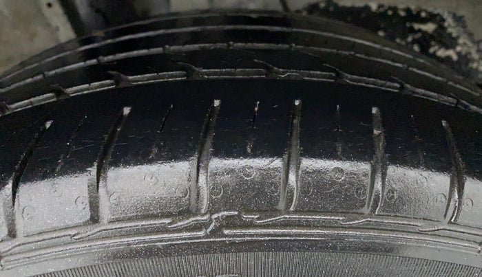 2018 Hyundai i20 Active 1.2 S, Petrol, Manual, 30,517 km, Left Front Tyre Tread