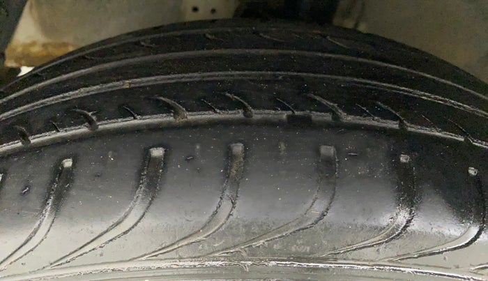 2012 Hyundai i20 MAGNA 1.2, Petrol, Manual, 35,530 km, Left Front Tyre Tread