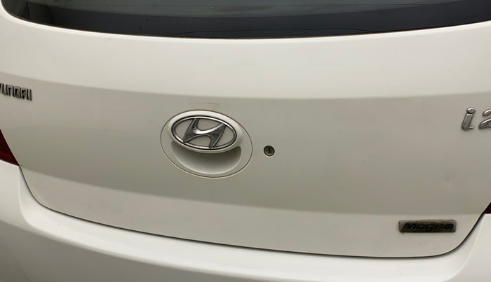 2012 Hyundai i20 MAGNA 1.2, Petrol, Manual, 35,530 km, Dicky (Boot door) - Minor scratches