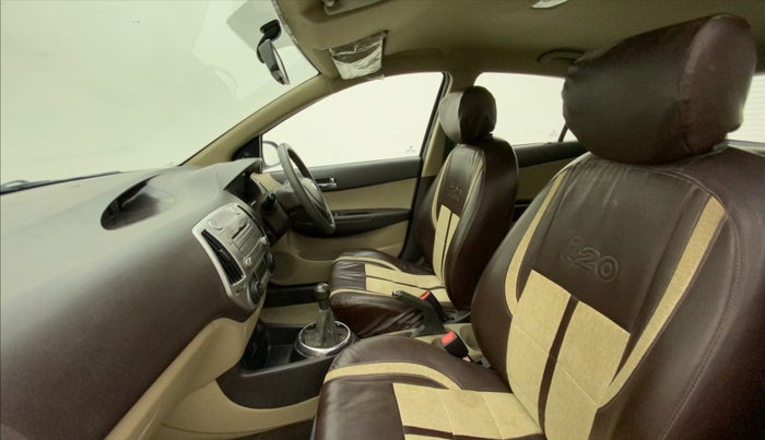 2012 Hyundai i20 MAGNA 1.2, Petrol, Manual, 35,530 km, Right Side Front Door Cabin