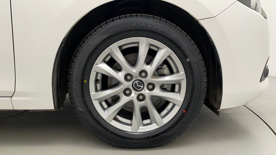 2018 Mazda 3 Maxx Sport, Automatic, 111221 km, Right Front Wheel