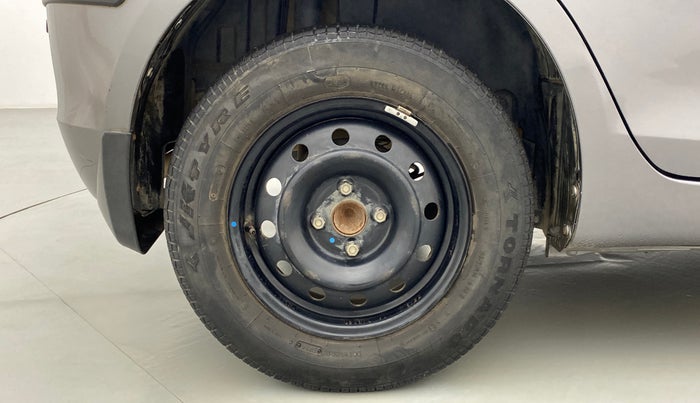 2015 Maruti Swift VXI, Petrol, Manual, 37,046 km, Right Rear Wheel