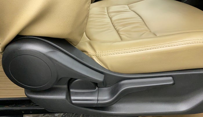 2018 Honda Amaze 1.2 V CVT I VTEC, Petrol, Automatic, 35,394 km, Driver Side Adjustment Panel