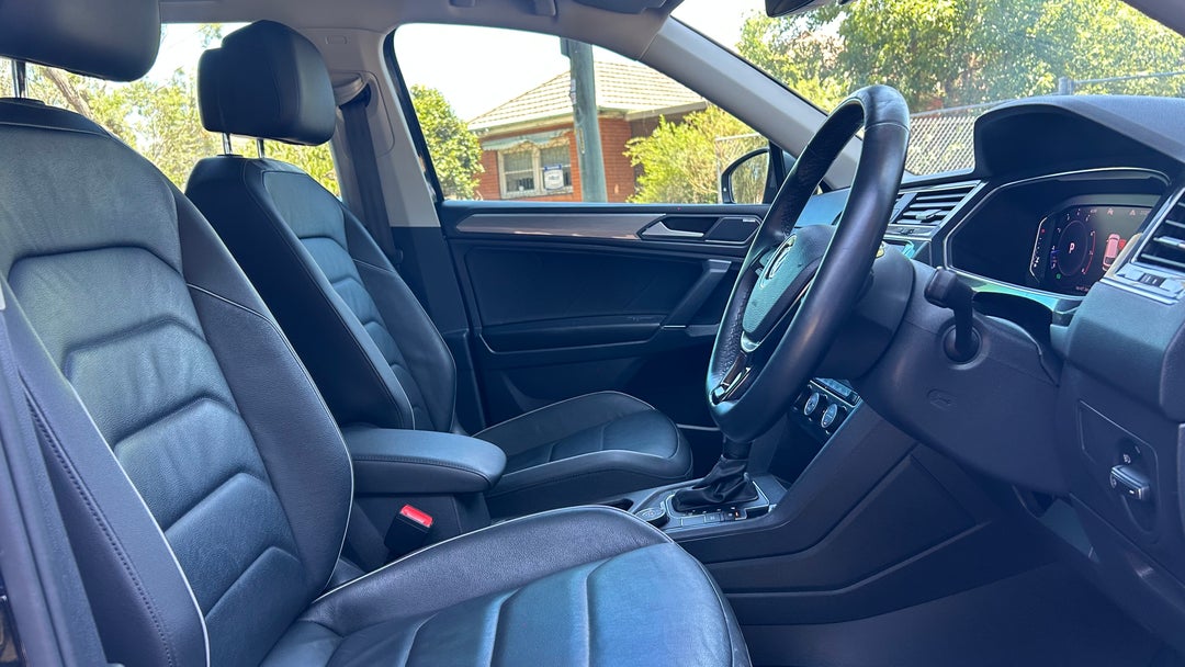 2020 Volkswagen Tiguan Allspace 132 Tsi Comfortline, Automatic, 34204 km, Right Side Front Door Cabin View