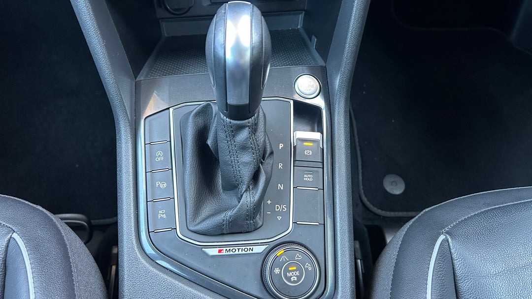 2020 Volkswagen Tiguan Allspace 132 Tsi Comfortline, Automatic, 34204 km, Gear Lever 