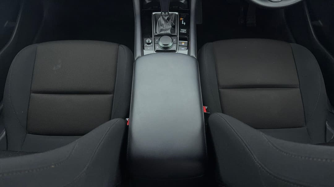 2025 Mazda 3 G20 Pure, Automatic, 11886 km, Center Console