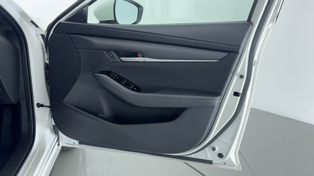 2025 Mazda 3 G20 Pure, Automatic, 11886 km, Speaker View