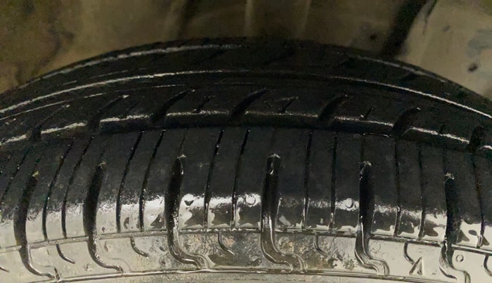 2015 Datsun Go Plus T, Petrol, Manual, 36,773 km, Right Front Tyre Tread
