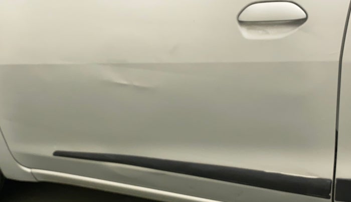 2015 Datsun Go Plus T, Petrol, Manual, 36,773 km, Front passenger door - Minor scratches