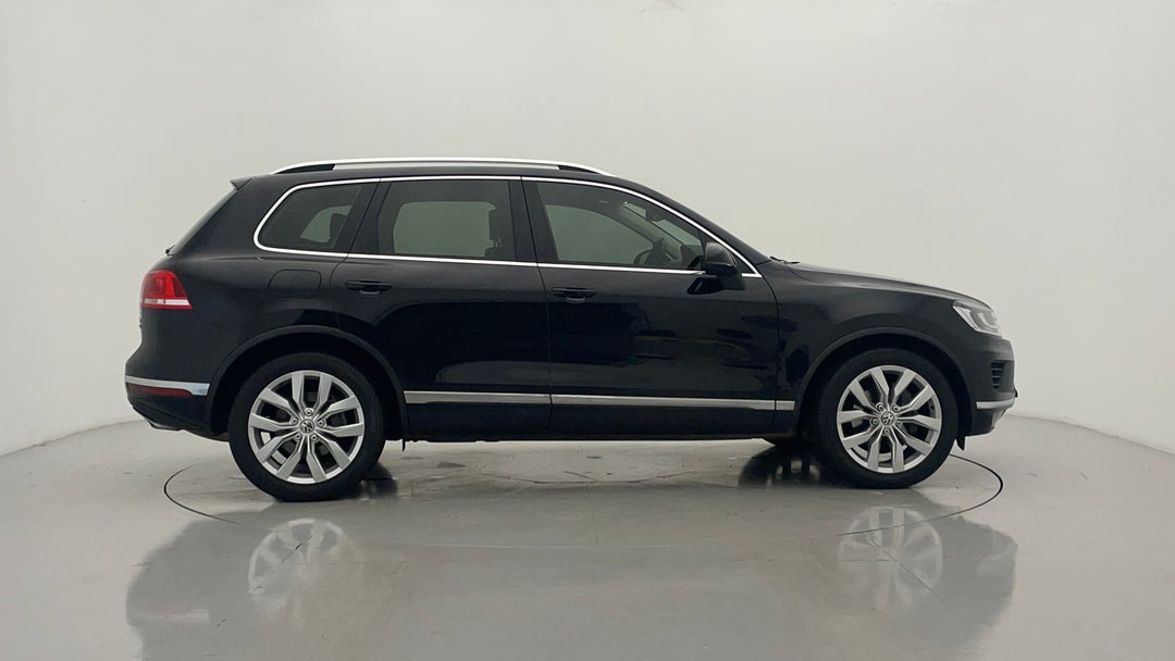 2016 Volkswagen Touareg V6 Tdi, Automatic, 81908 km, Right Side View
