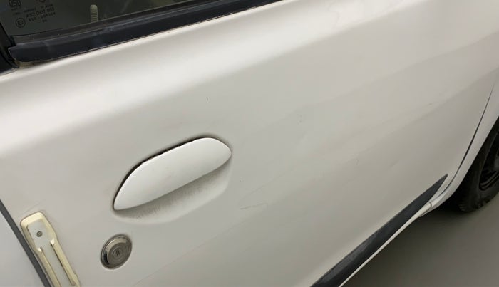 2016 Datsun Go T, Petrol, Manual, 58,962 km, Driver-side door - Minor scratches