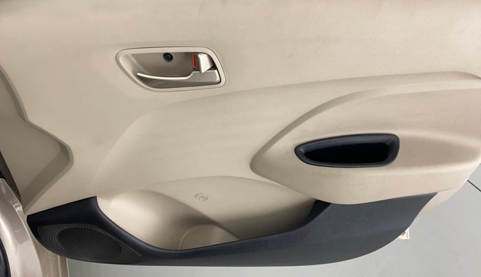2019 Hyundai NEW SANTRO ASTA 1.1 MT, Petrol, Manual, 12,800 km, Driver Side Door Panels Control