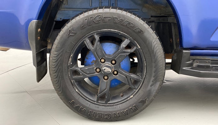 2014 Mahindra Scorpio S10, Diesel, Manual, 71,181 km, Right Rear Wheel