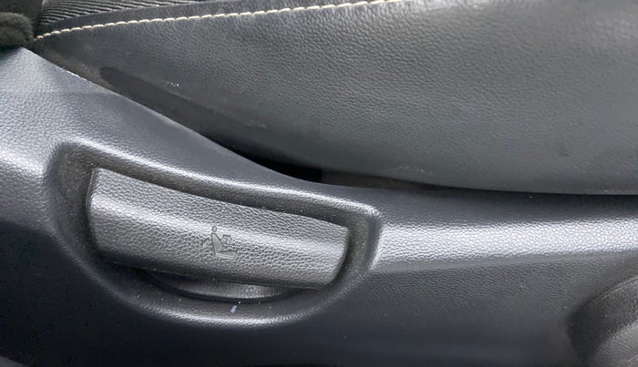 2015 Hyundai Grand i10 ASTA AT 1.2 KAPPA VTVT, Petrol, Automatic, 27,641 km, Driver Side Adjustment Panel