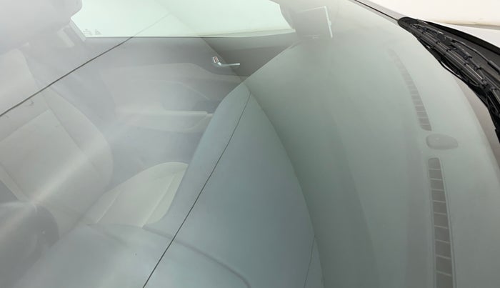 2018 Hyundai Verna 1.6 VTVT SX (O) AT, Petrol, Automatic, 66,078 km, Front windshield - Minor spot on windshield