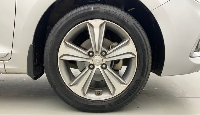 2018 Hyundai Verna 1.6 VTVT SX (O) AT, Petrol, Automatic, 66,078 km, Right Front Wheel