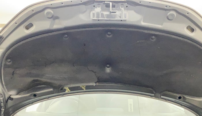 2017 Maruti IGNIS ZETA 1.2 AMT, Petrol, Automatic, 22,456 km, Bonnet (hood) - Insulation cover has minor damage