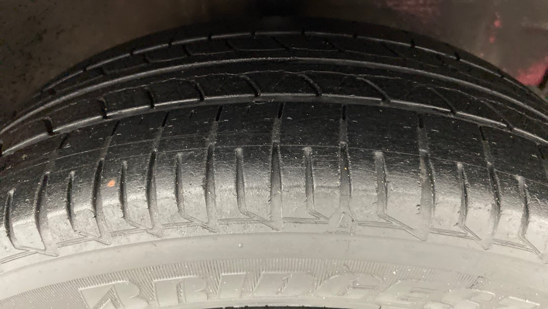 Right Front Tyre Tread
