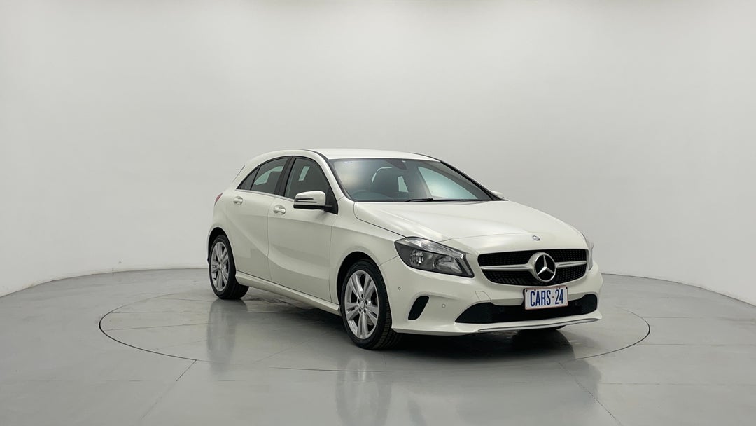 2016 Mercedes-benz A180 A180, Automatic, 107098 km, Right Front Diagonal (45- Degree) View