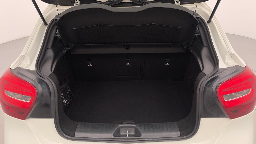 2016 Mercedes-benz A180 A180, Automatic, 107098 km, Boot Inside View