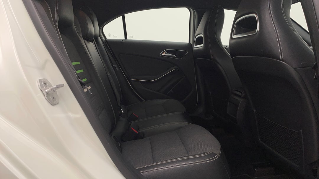 2016 Mercedes-benz A180 A180, Automatic, 107098 km, Right Side Rear Door Cabin View