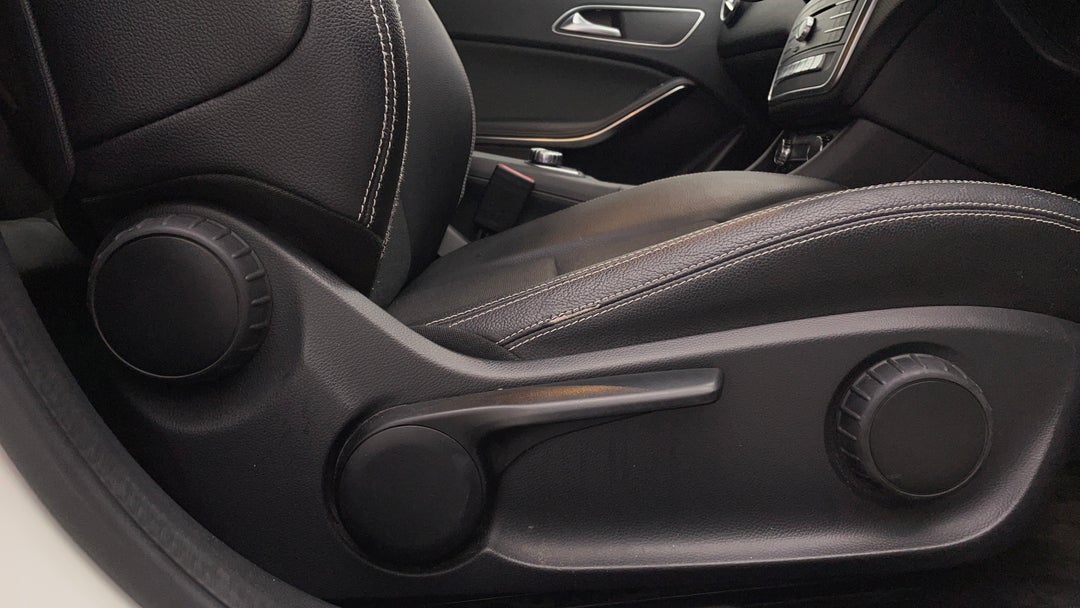 2016 Mercedes-benz A180 A180, Automatic, 107098 km, Drivers Side Adjustment Panel