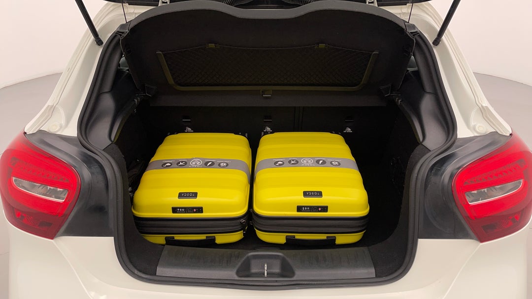 2016 Mercedes-benz A180 A180, Automatic, 107098 km, Boot Inside View with Luggage