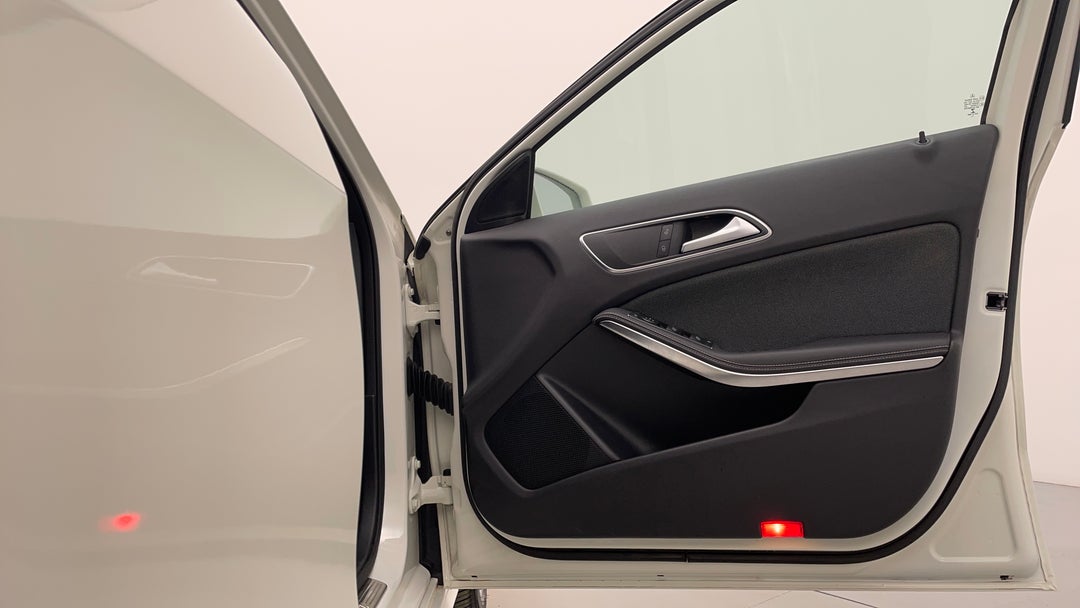 2016 Mercedes-benz A180 A180, Automatic, 107098 km, Speaker View