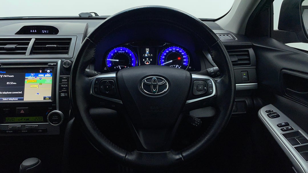 2017 Toyota Camry Rz S.e., Automatic, 81105 km, Steering Wheel Close-up