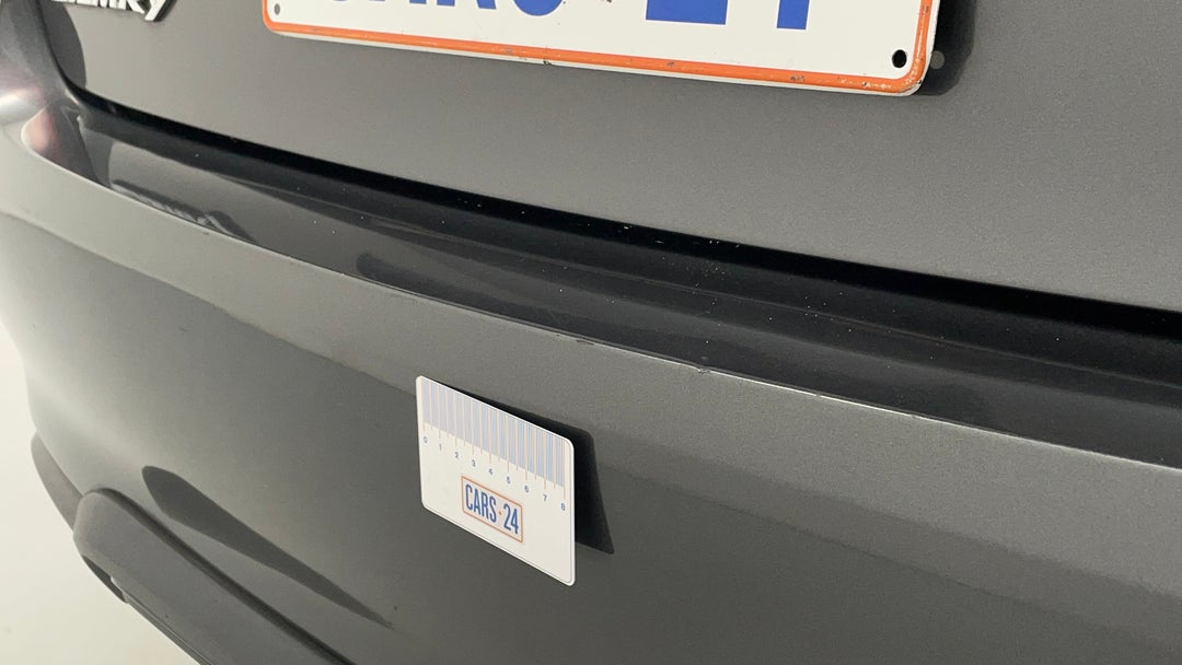 2017 Toyota Camry Rz S.e., Automatic, 81105 km, Bumper Rear Chip