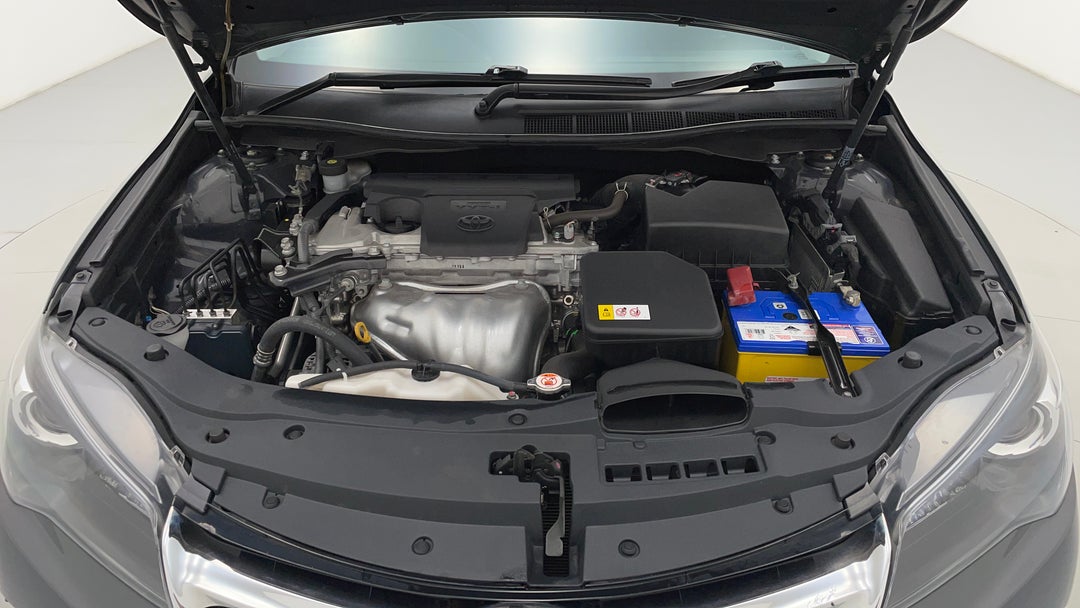 2017 Toyota Camry Rz S.e., Automatic, 81105 km, Open Bonnet (Engine)