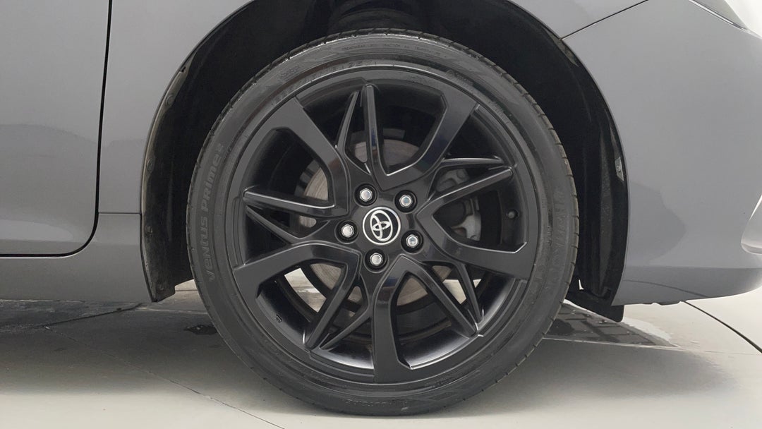 2017 Toyota Camry Rz S.e., Automatic, 81105 km, Right Front Wheel