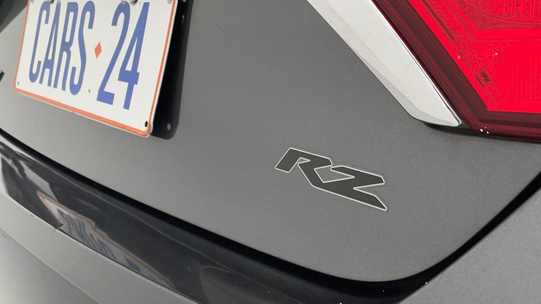 2017 Toyota Camry Rz S.e., Automatic, 81105 km, Badge (Boot Right Side)