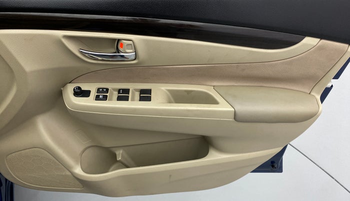 2017 Maruti Ciaz DELTA 1.4 VVT, Petrol, Manual, 44,536 km, Driver Side Door Panels Control