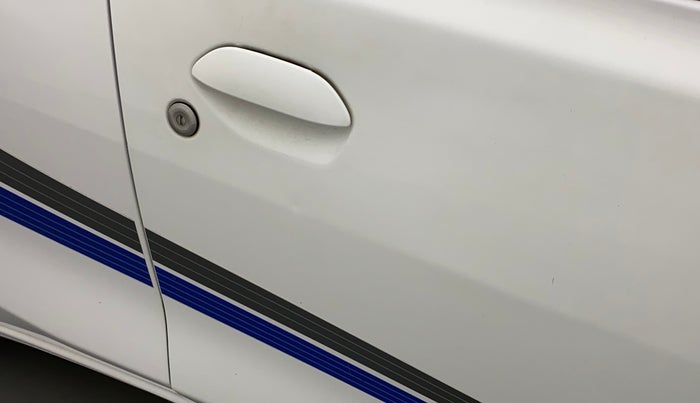 2018 Datsun Go Plus T, Petrol, Manual, 32,117 km, Driver-side door - Slightly dented