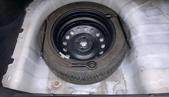 2014 Hyundai Verna FLUIDIC 1.4 CRDI CX, Diesel, Manual, 49,178 km, Spare Tyre