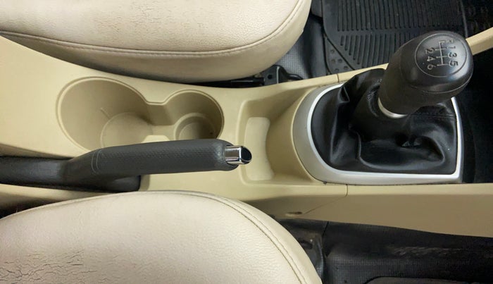 2014 Hyundai Verna FLUIDIC 1.4 CRDI CX, Diesel, Manual, 49,178 km, Gear Lever