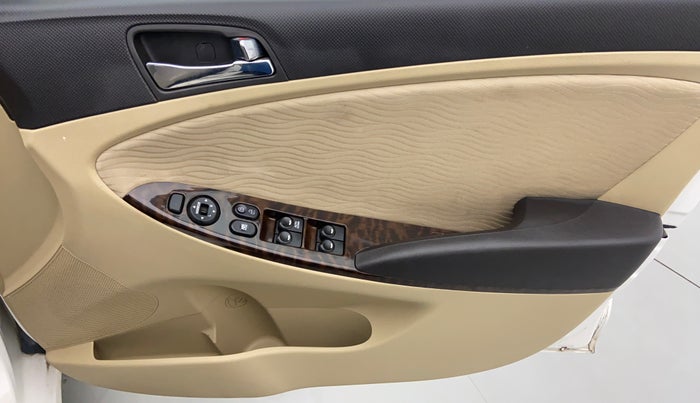 2014 Hyundai Verna FLUIDIC 1.4 CRDI CX, Diesel, Manual, 49,178 km, Driver Side Door Panels Control