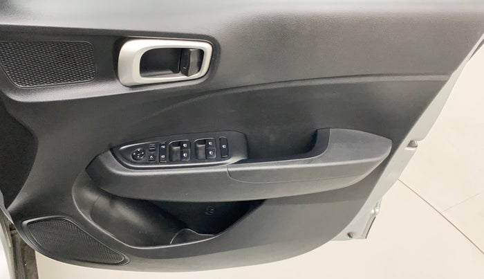 2019 Hyundai VENUE SX PLUS 1.0 TURBO DCT, Petrol, Automatic, 72,579 km, Driver Side Door Panels Control
