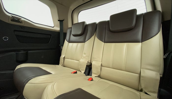 2015 Mahindra XUV500 W6 4X2, Diesel, Manual, 77,326 km, Third Seat Row ( optional )