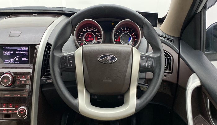 2015 Mahindra XUV500 W6 4X2, Diesel, Manual, 77,326 km, Steering Wheel Close Up