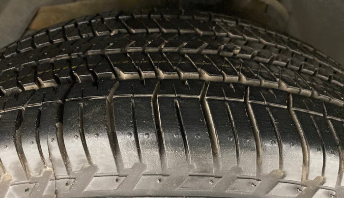 2015 Mahindra XUV500 W6 4X2, Diesel, Manual, 77,326 km, Left Front Tyre Tread