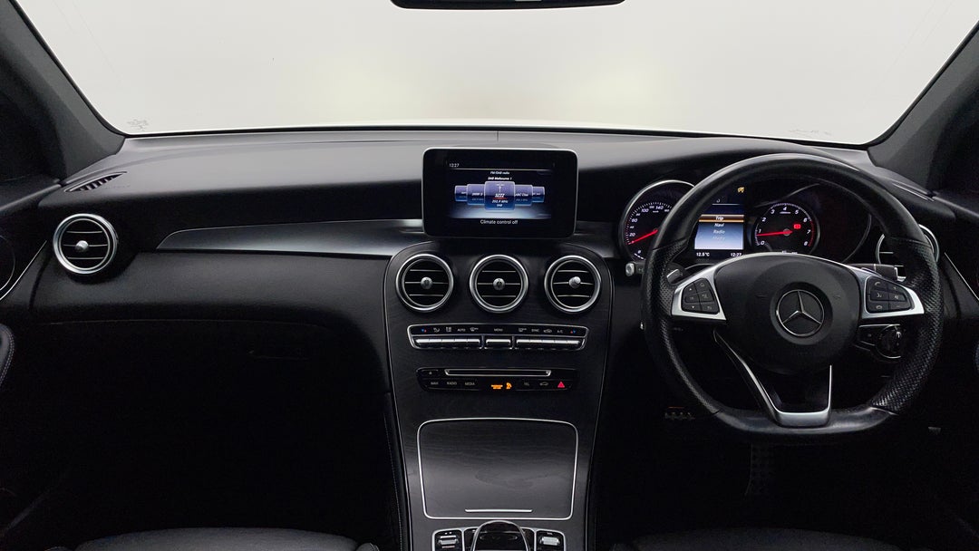 2016 Mercedes-benz GLC 250, Automatic, 84066 km, Dashboard View