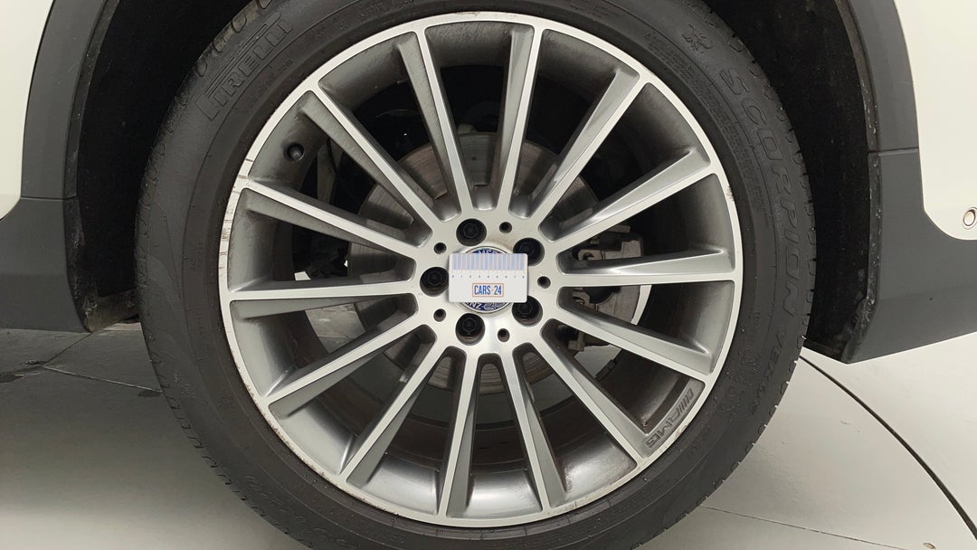 2016 Mercedes-benz GLC 250, Automatic, 84066 km, Wheels Rim Rear LHS Gutter Rash