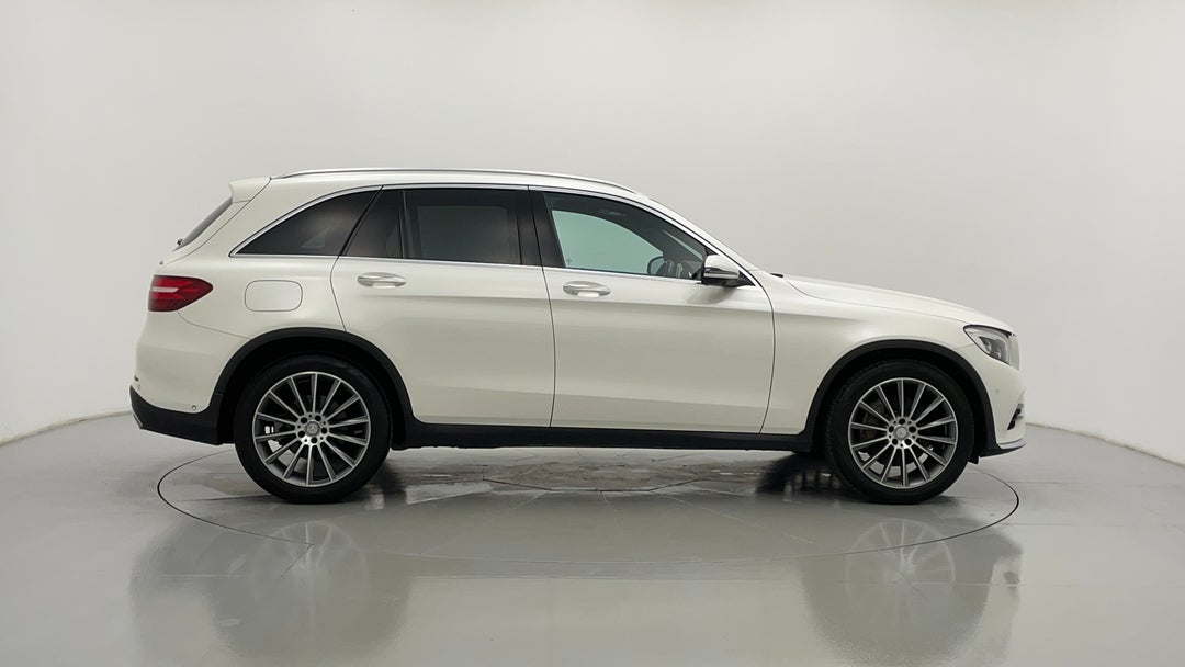 2016 Mercedes-benz GLC 250, Automatic, 84066 km, Right Side View